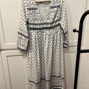 Elegant Black and White Patterned Dress